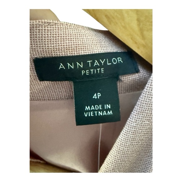 NWT Ann Taylor Pink Sleeveless Dress! Size 4P! NEW! - Picture 4 of 6